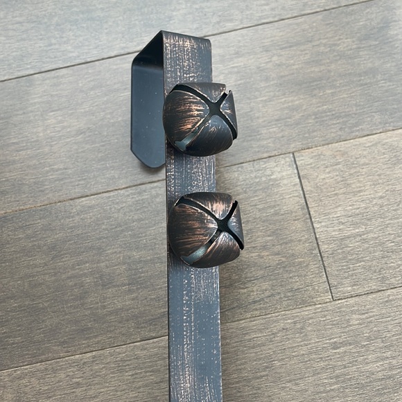 Brown/Black Metal Wreath Hook, Over The Door Hanger Seasonal Decor Hook, Welcome - Picture 8 of 9